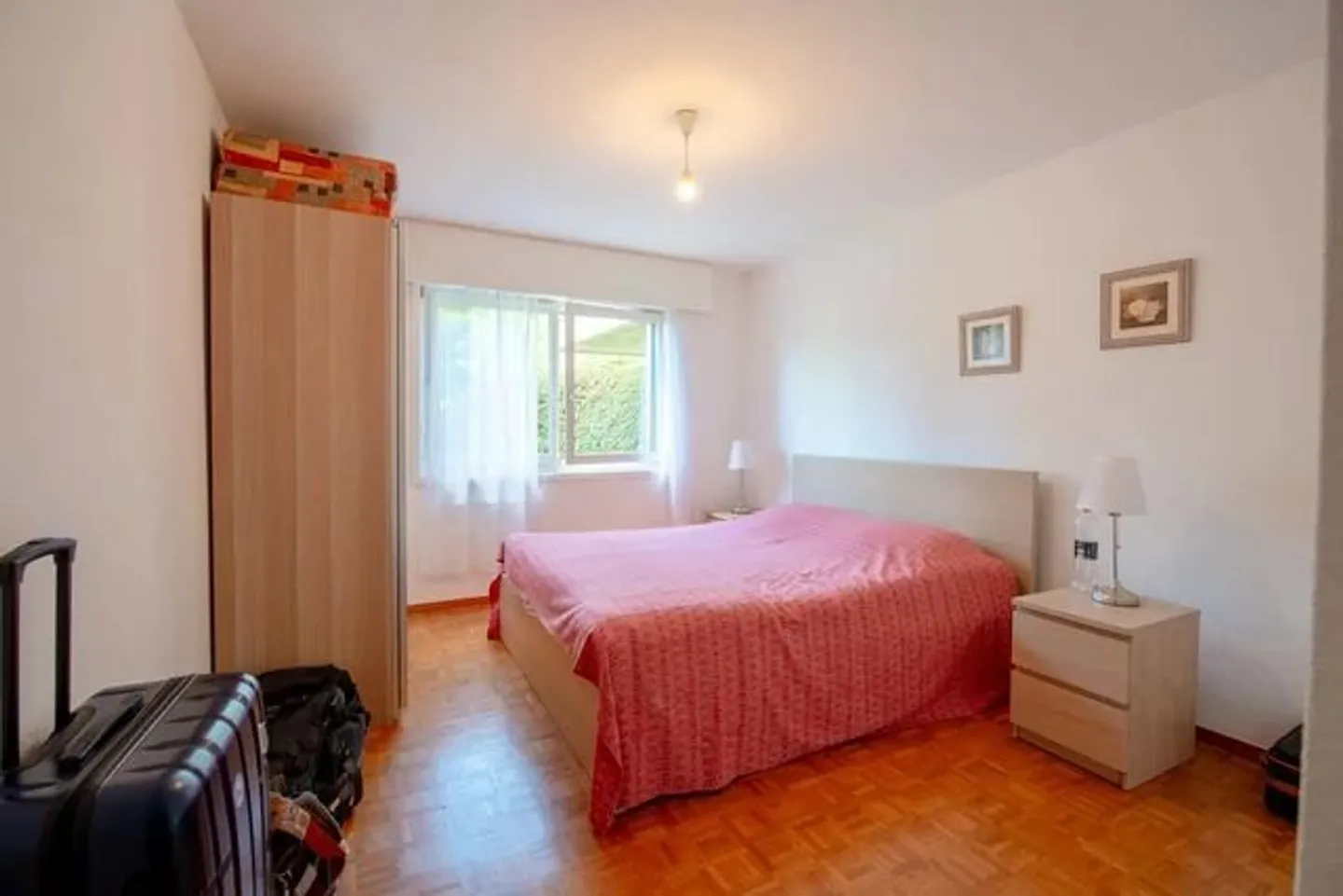 Furnished 2-room apartment on the lower ground floor with large balcony - Photo 7 of 9