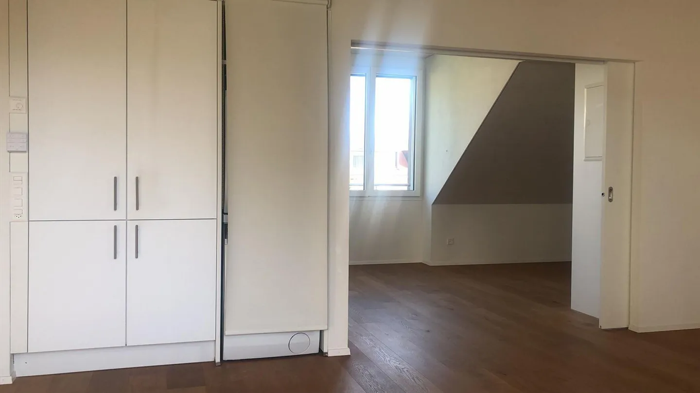 Appartement sous les toits moderne avec charme - Photo 3 sur 5