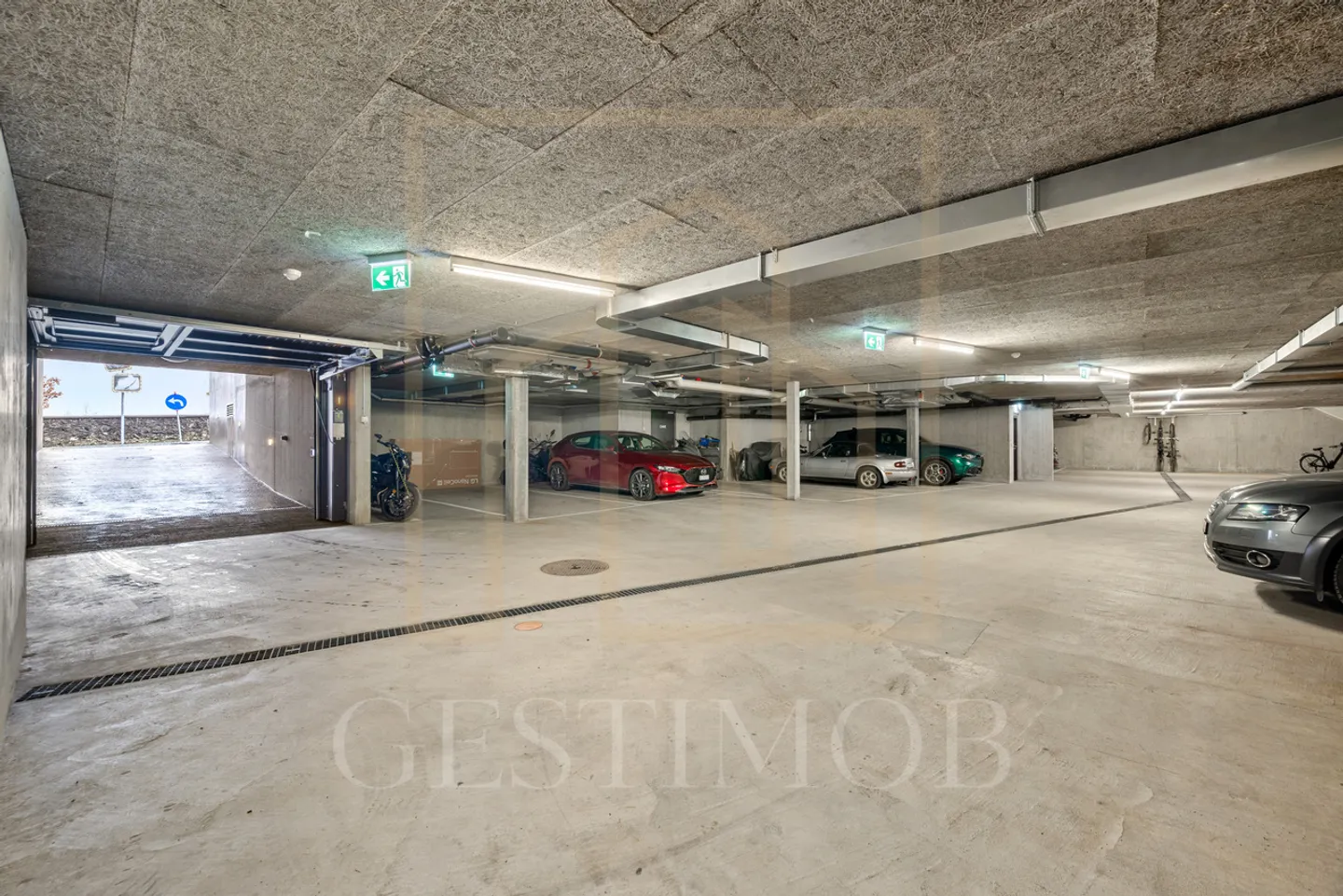 3 FUNKTIONALE ZIMMER MIT GROSSER TERRASSE - BAU 2016 HPE - Foto 10 von 11