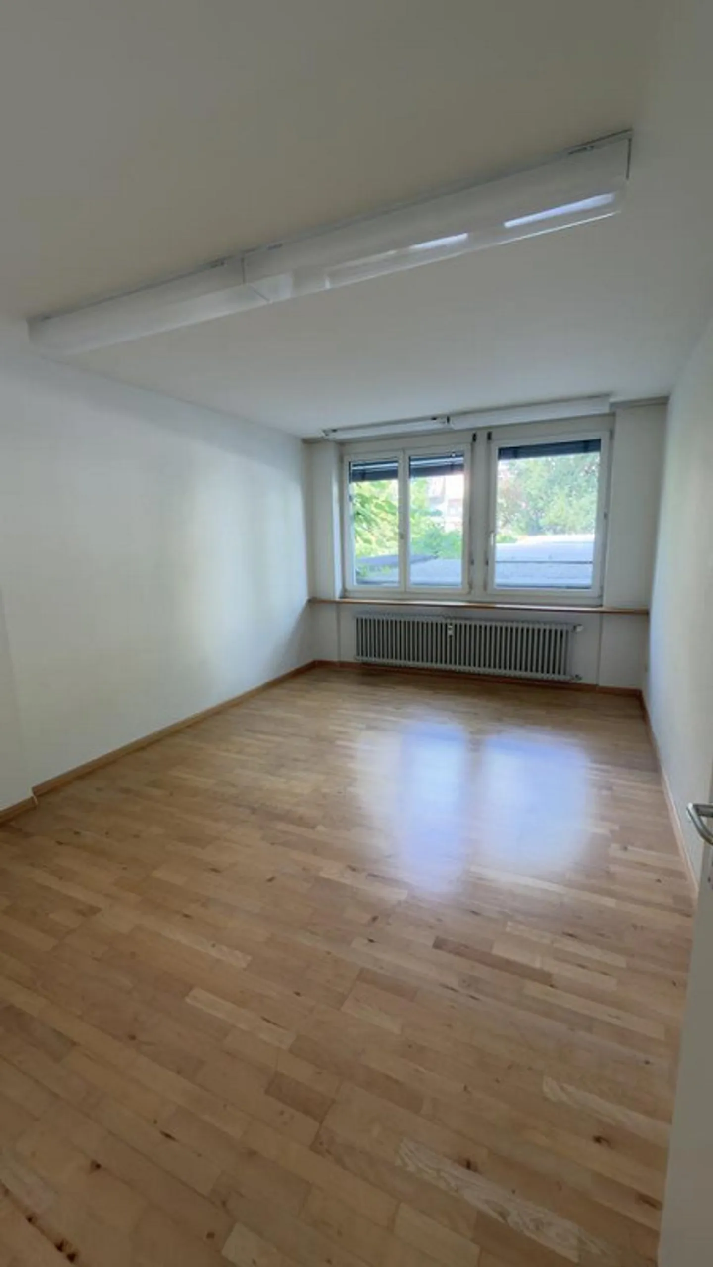 Beautiful office spaces in a central location - Photo 2 of 6