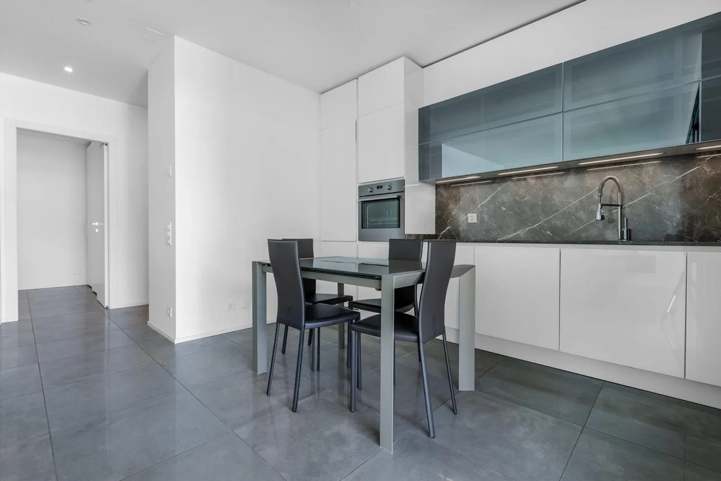 MODERN APARTMENT 2.5 ROOMS WITH TERRACE IN PREGASSONA - Photo 5 of 9