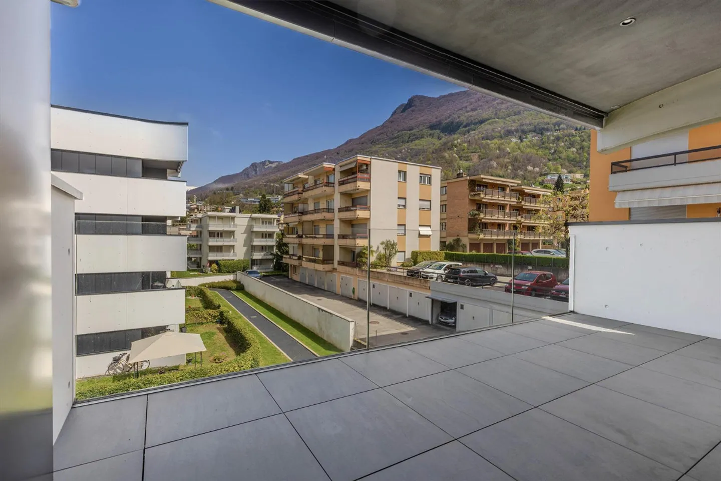 MODERN APARTMENT 2.5 ROOMS WITH TERRACE IN PREGASSONA - Photo 2 of 9