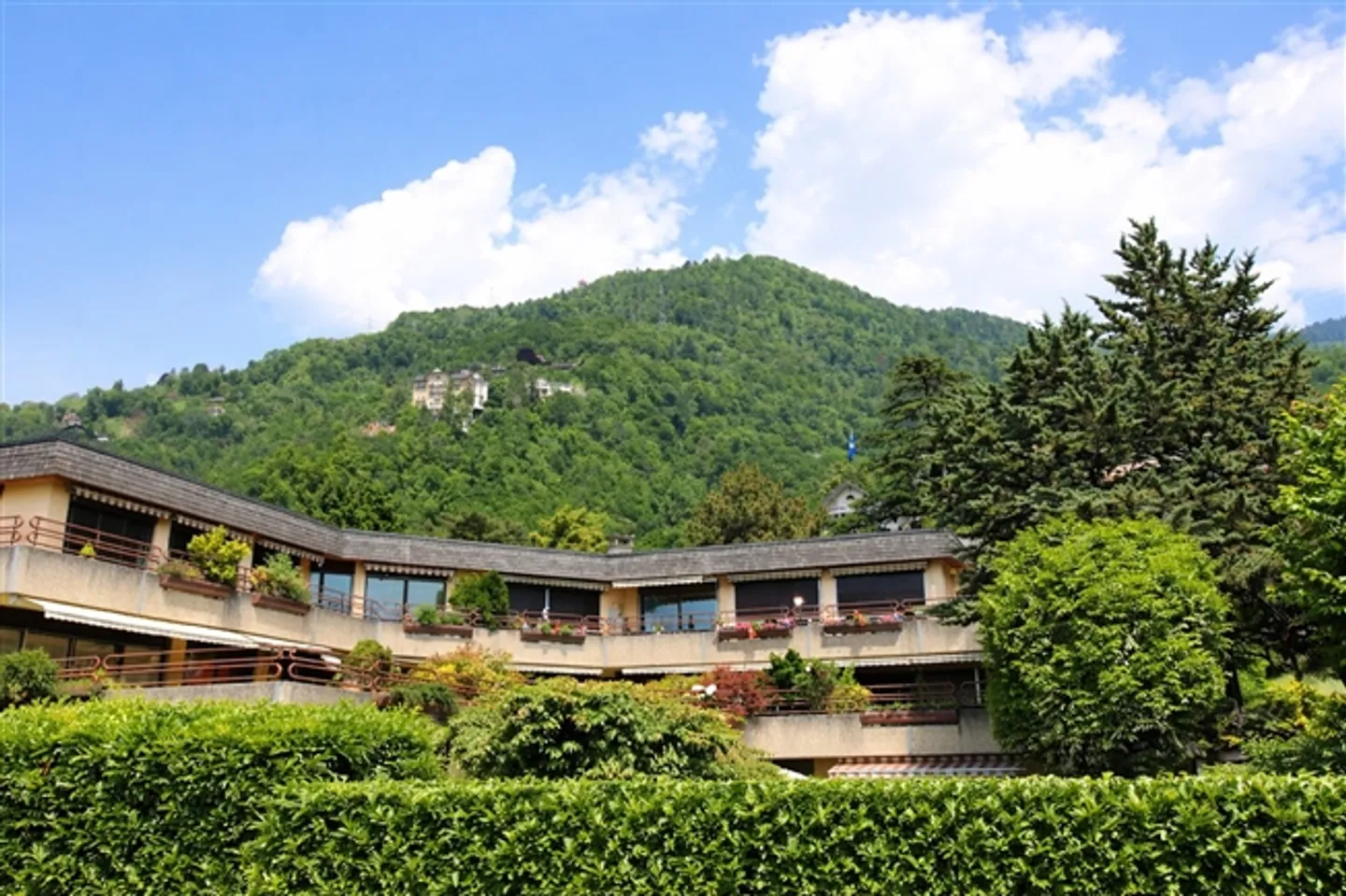 Apartment for Sale, Rue Bonivard (Montreux, Switzerland) - Photo 2 of 7