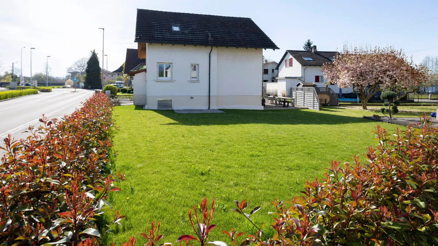 Charming single-family house with large garden in Subingen - Photo 5 of 19