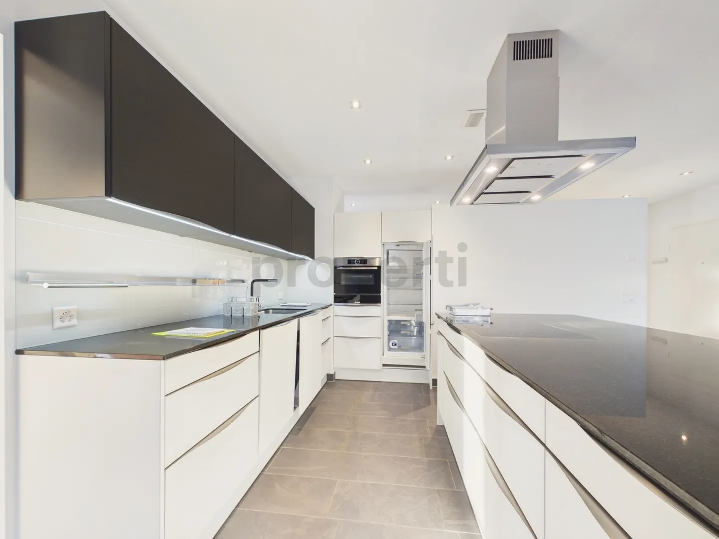 Moderno appartamento di 4,5 stanze con balcone, Dachsen - Foto 2 di 10