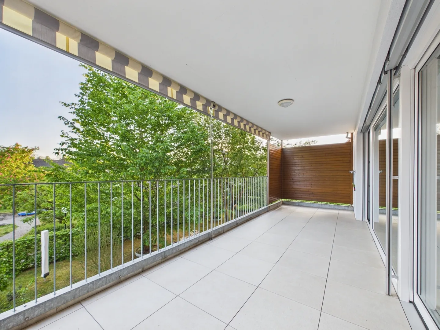 Moderno appartamento di 4,5 stanze con balcone, Dachsen - Foto 9 di 10
