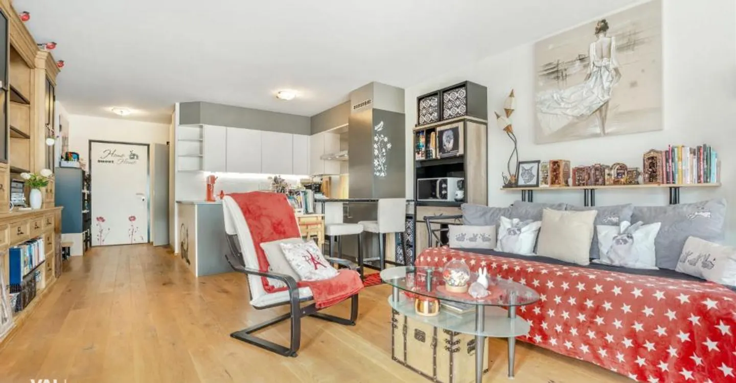 Cozy south-facing apartment - Photo 1 of 13