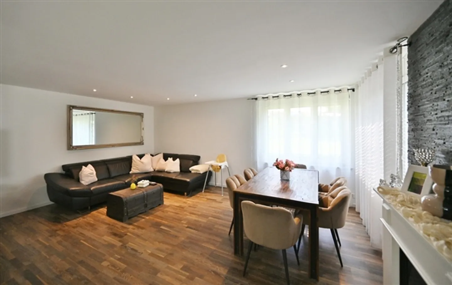 IDYLLIC LIVING EXPERIENCE IN PARK-LIKE SURROUNDINGS - Photo 7 of 11