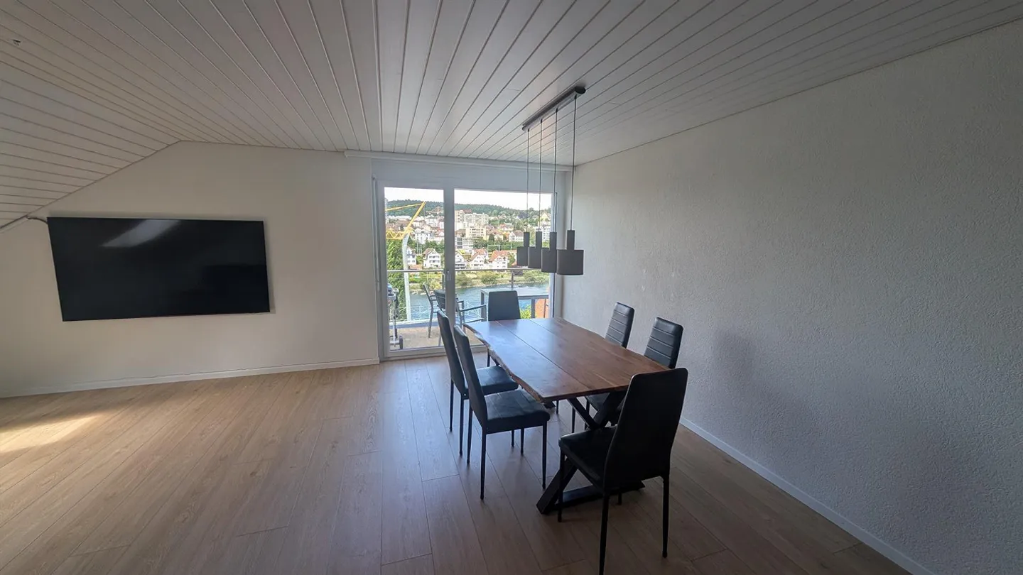 Helle Dachwohnung mit Rheinblick - Foto 2 von 7