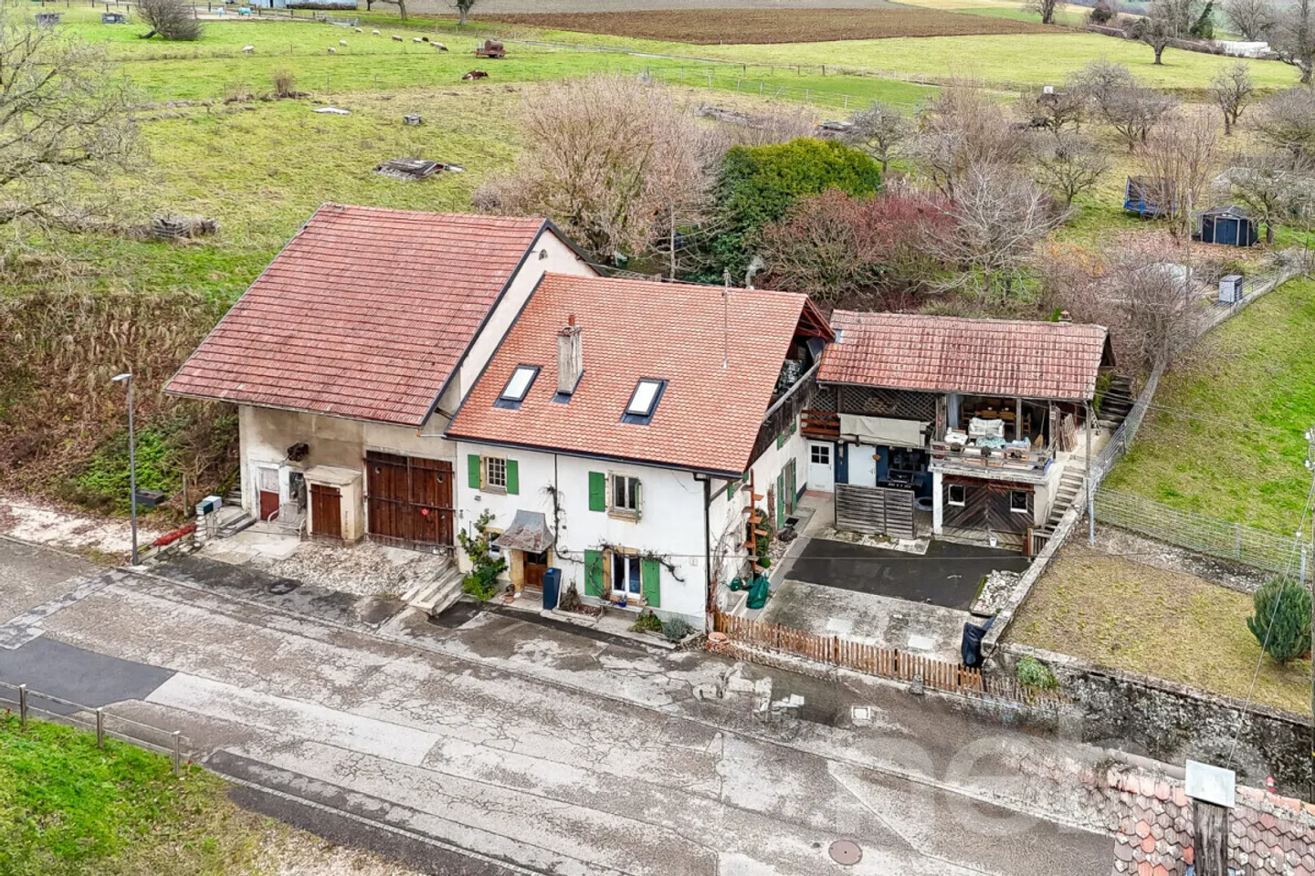 Property with large plot of 7,800 m² on the heights of Rances - Photo 1 of 12