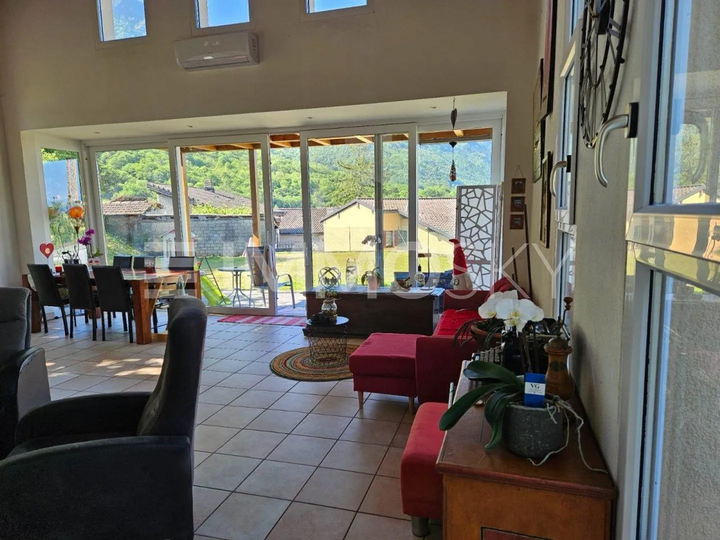 Grande Casa Semindipendente 6.5 Stanze con Giardino a Giubiasco - Foto 4 di 5