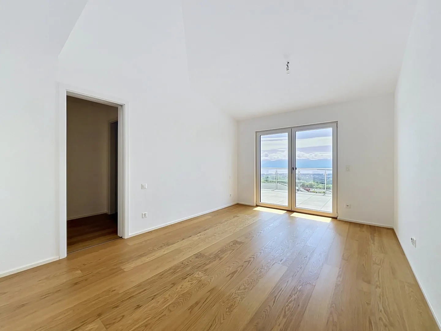 Exceptional villa with panoramic views over Lake Geneva and the Alps - Photo 7 of 15