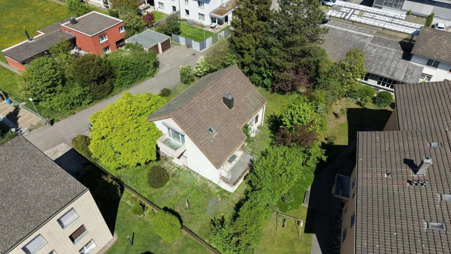 Casa bifamiliare indipendente con potenziale a Rupperswil - Foto 3 di 5