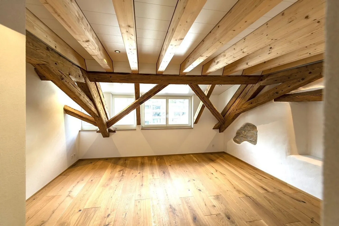 Renoviertes Penthouse mit Balkon - Foto 7 von 7