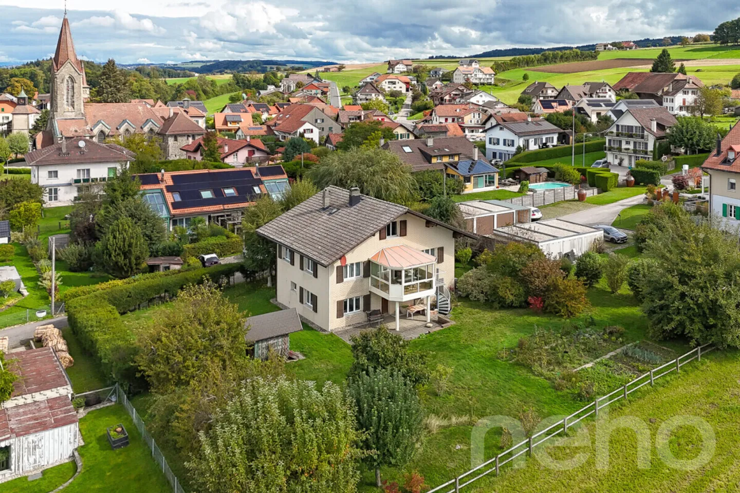 Villa zu renovieren oder Bauprojekt auf einem großen Grundstück - Foto 4 von 12