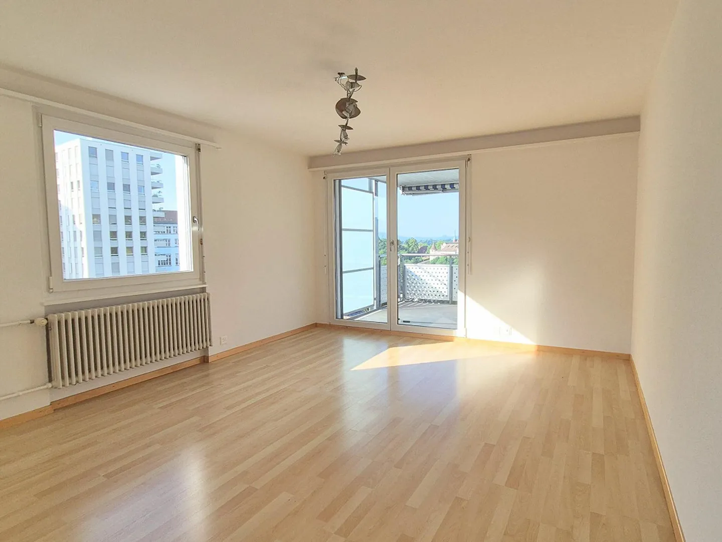 Appartamento luminoso con bella vista - Foto 2 di 9