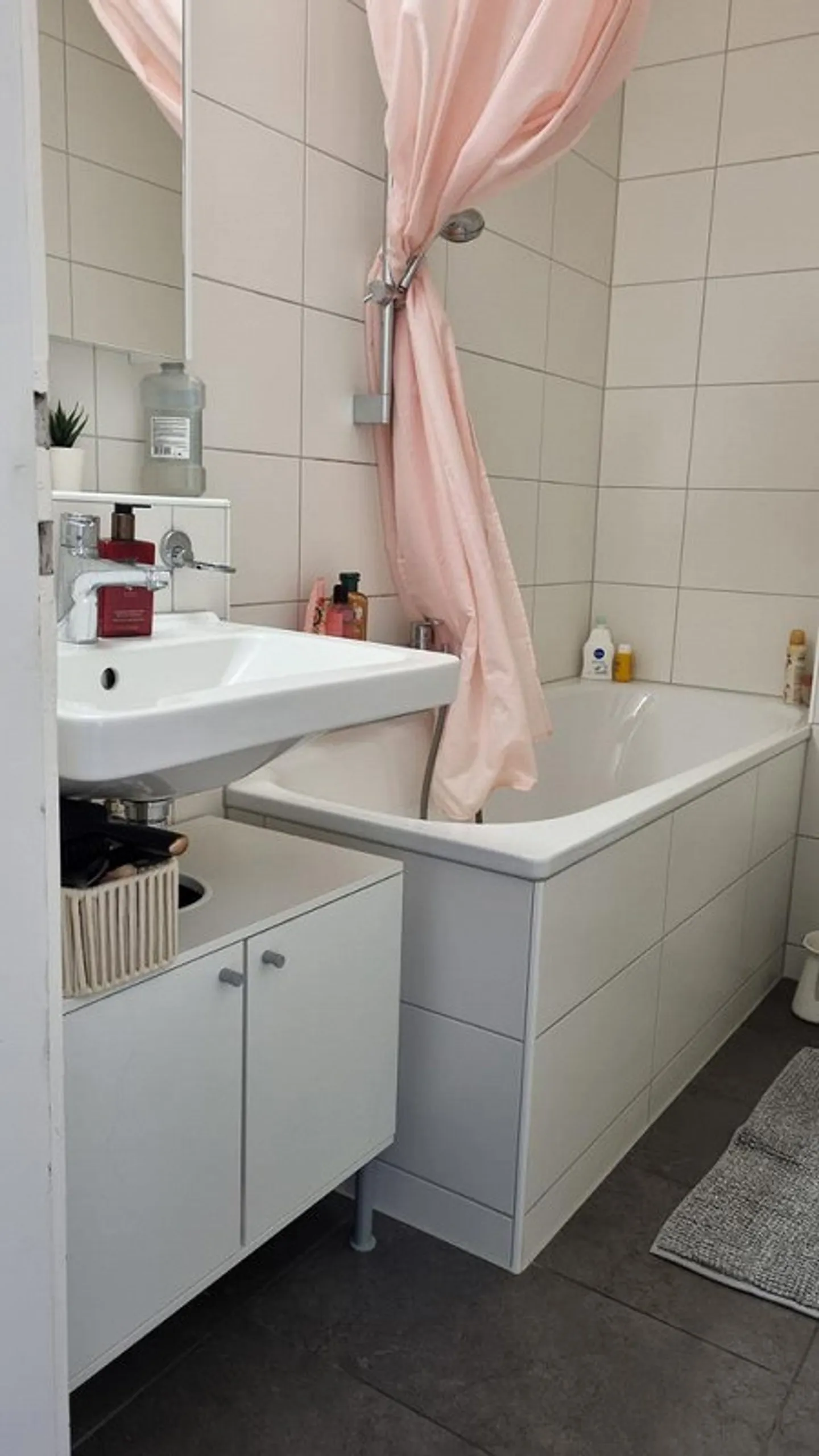 Charming 2-room apartment with balcony - Photo 8 of 12