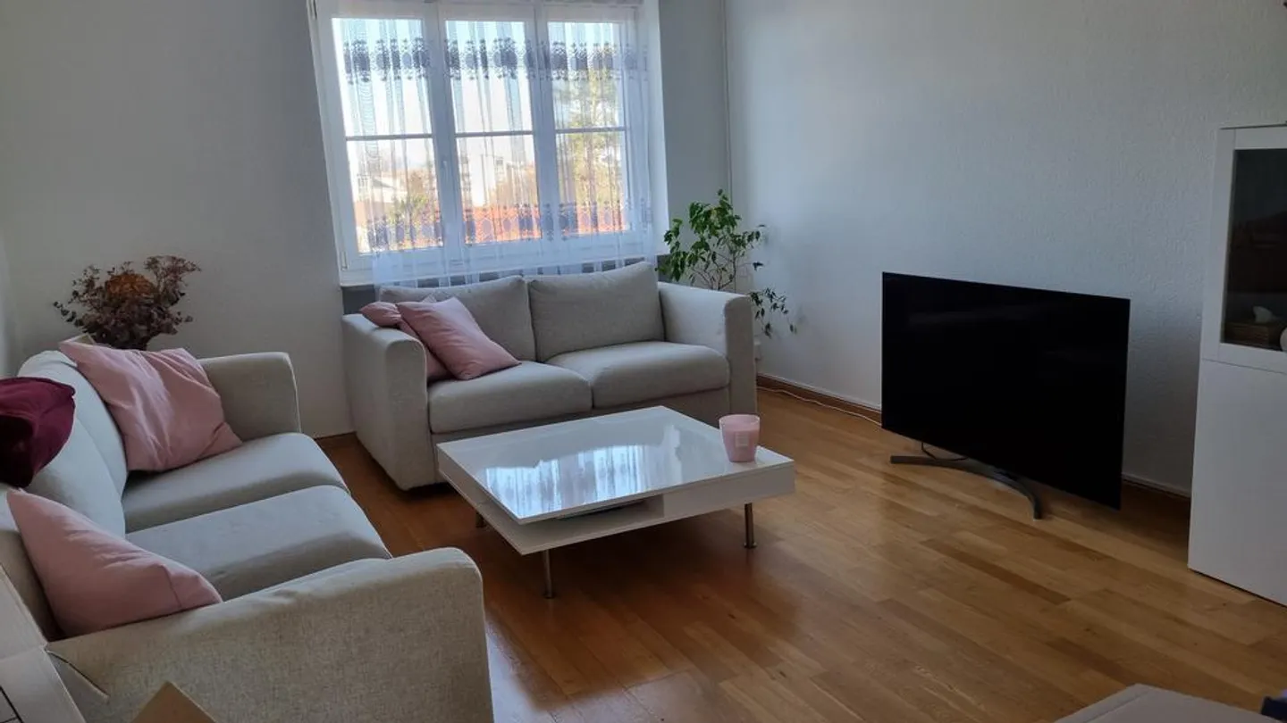 Charming 2-room apartment with balcony - Photo 9 of 12