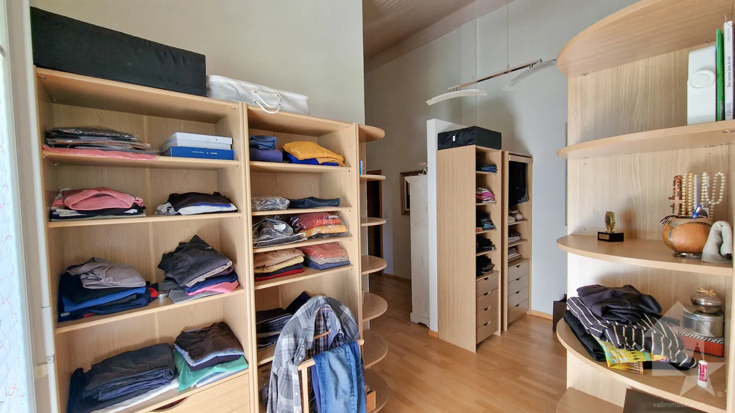 Wunderschöne 4,5-Zimmer-Villa + Anbau, ruhig, sonnig, Aussicht - Foto 9 von 13