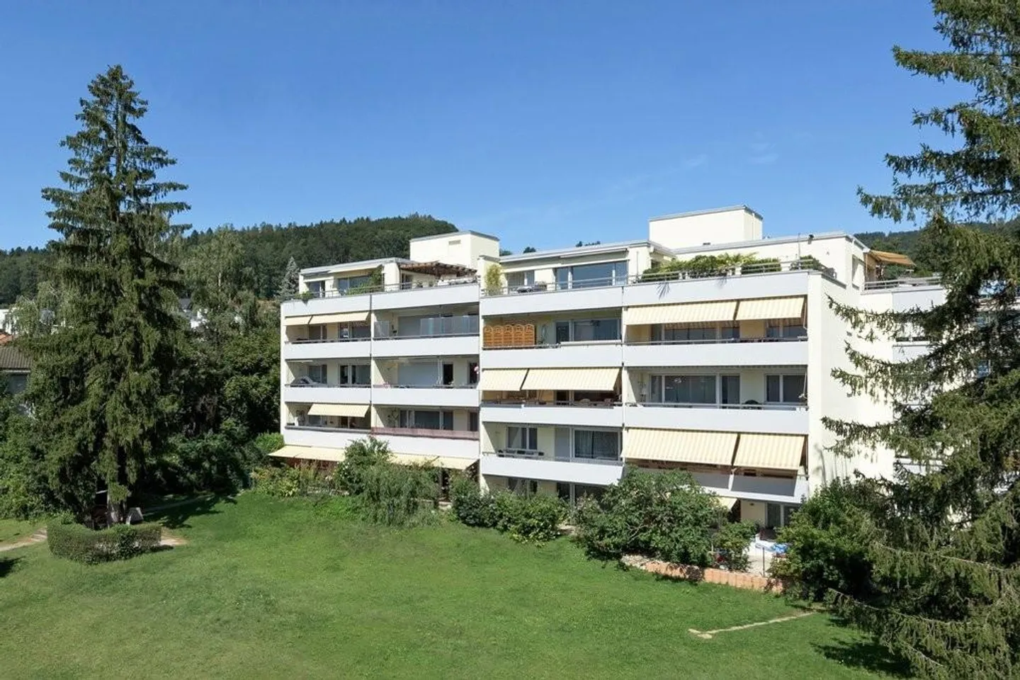 Appartement 3.5 pièces dans un emplacement idyllique au cœur de Geroldswil - Photo 1 sur 9