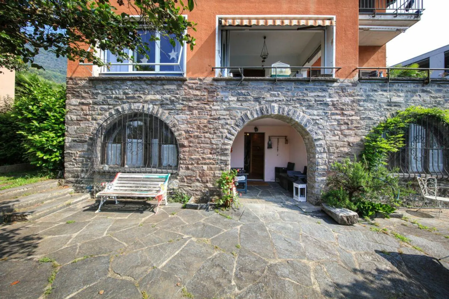 MINUSIO - Large Villa with Pool in Optimal Location - Photo 28 of 30