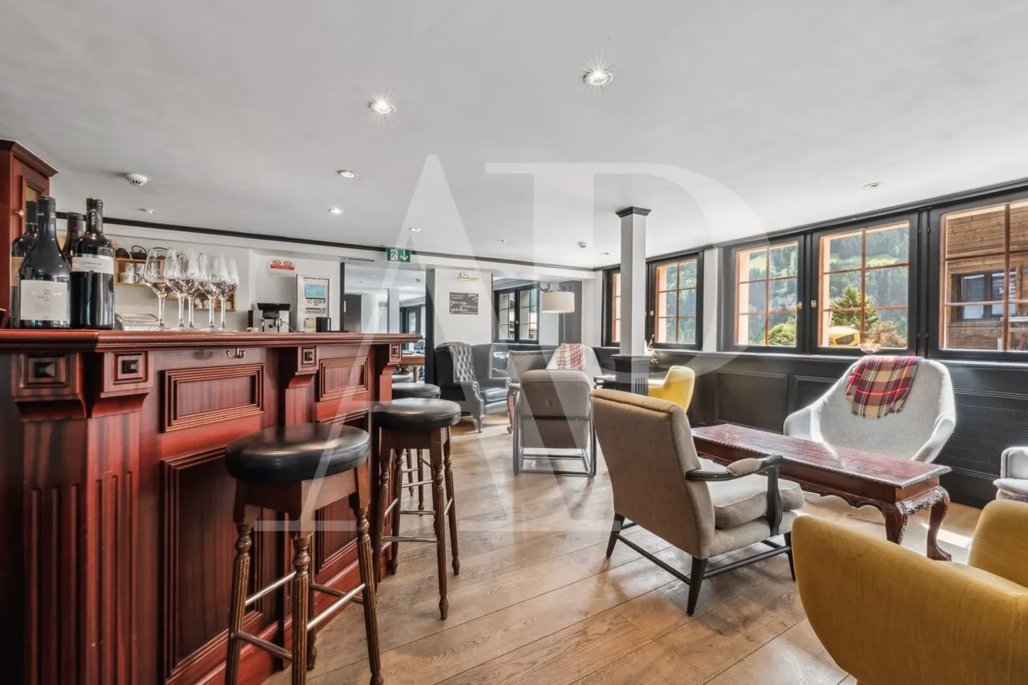 Avanthay Real Estate Champéry - Magnifique bâtiment datant de 1891 - Photo 1 sur 13