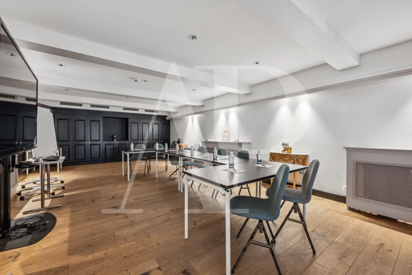 Avanthay Real Estate Champéry - Magnifique bâtiment datant de 1891 - Photo 2 sur 13