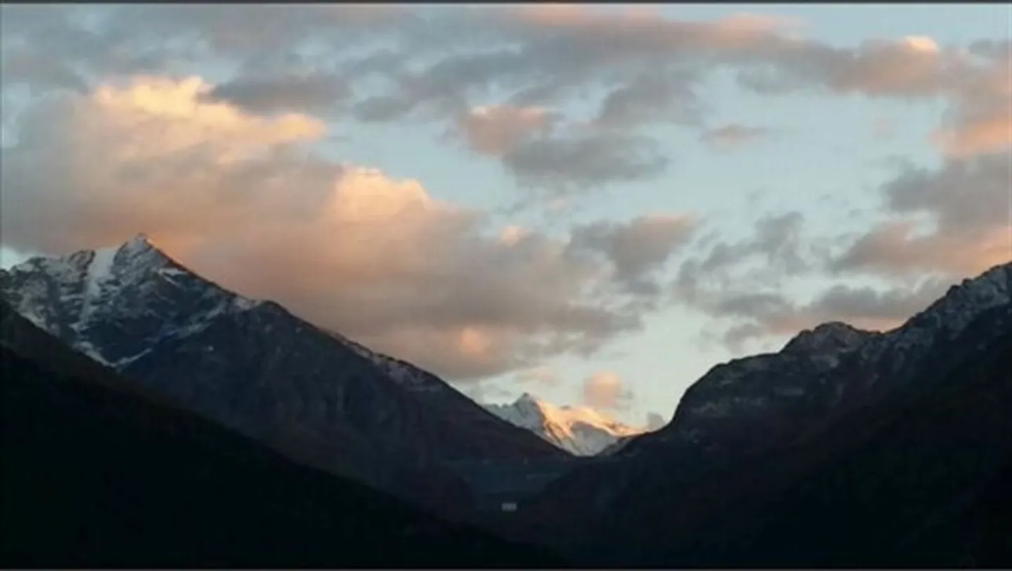 Fienile da ristrutturare con vista sulle Alpi vallesane - Foto 2 di 5