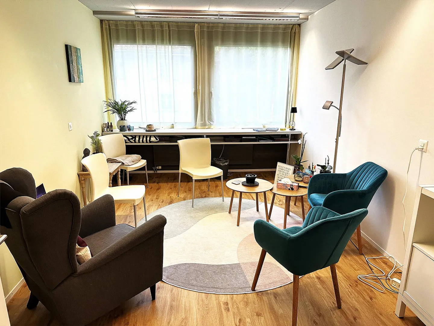 Stanza di terapia 1° piano, 575.- incl. spese e utilizzo del parcheggio - Foto 1 di 10