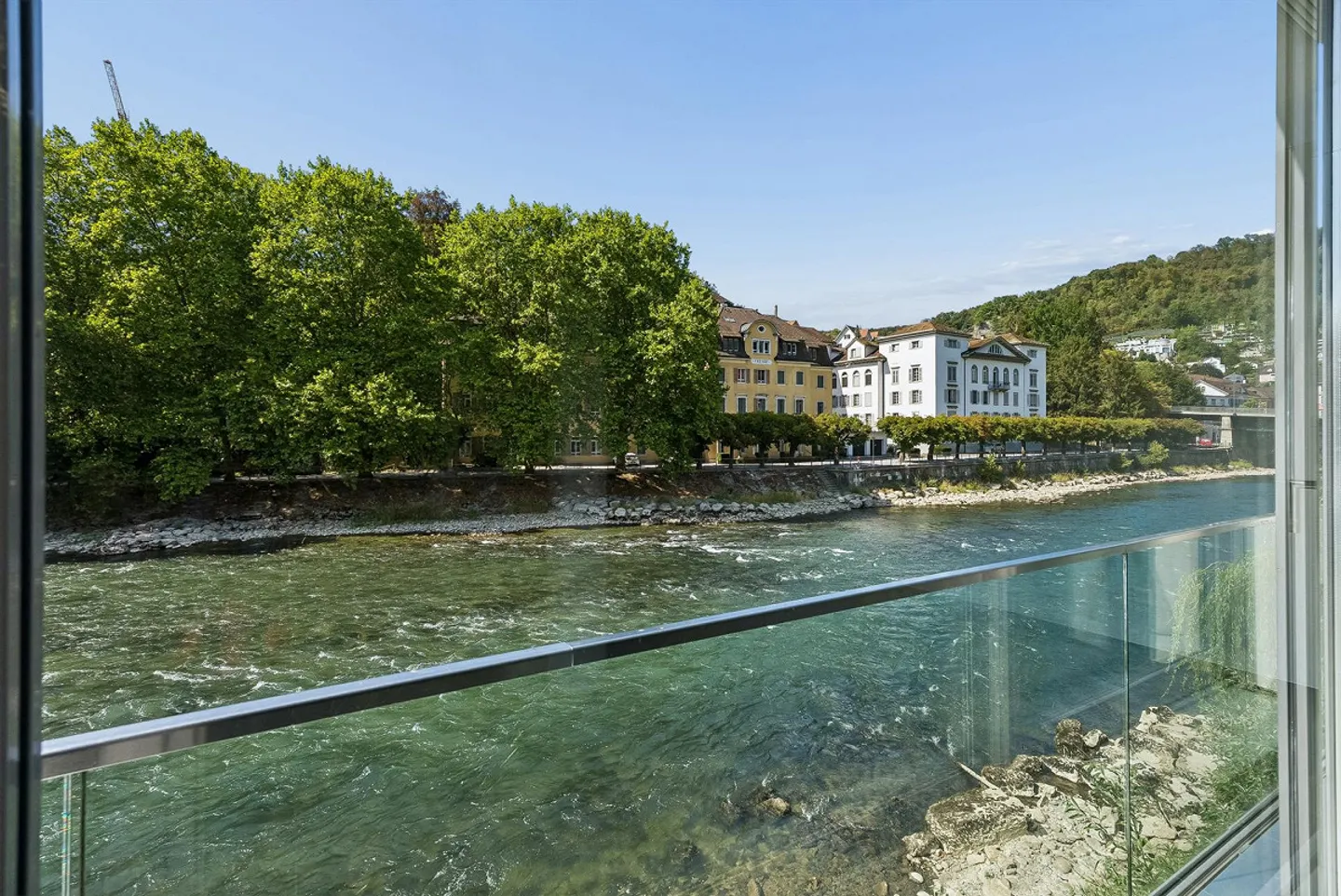 Wunderschöne Wohnung am Fluss - Foto 2 von 8