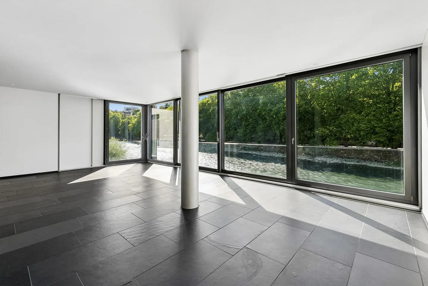 Wunderschöne Wohnung am Fluss - Foto 1 von 8