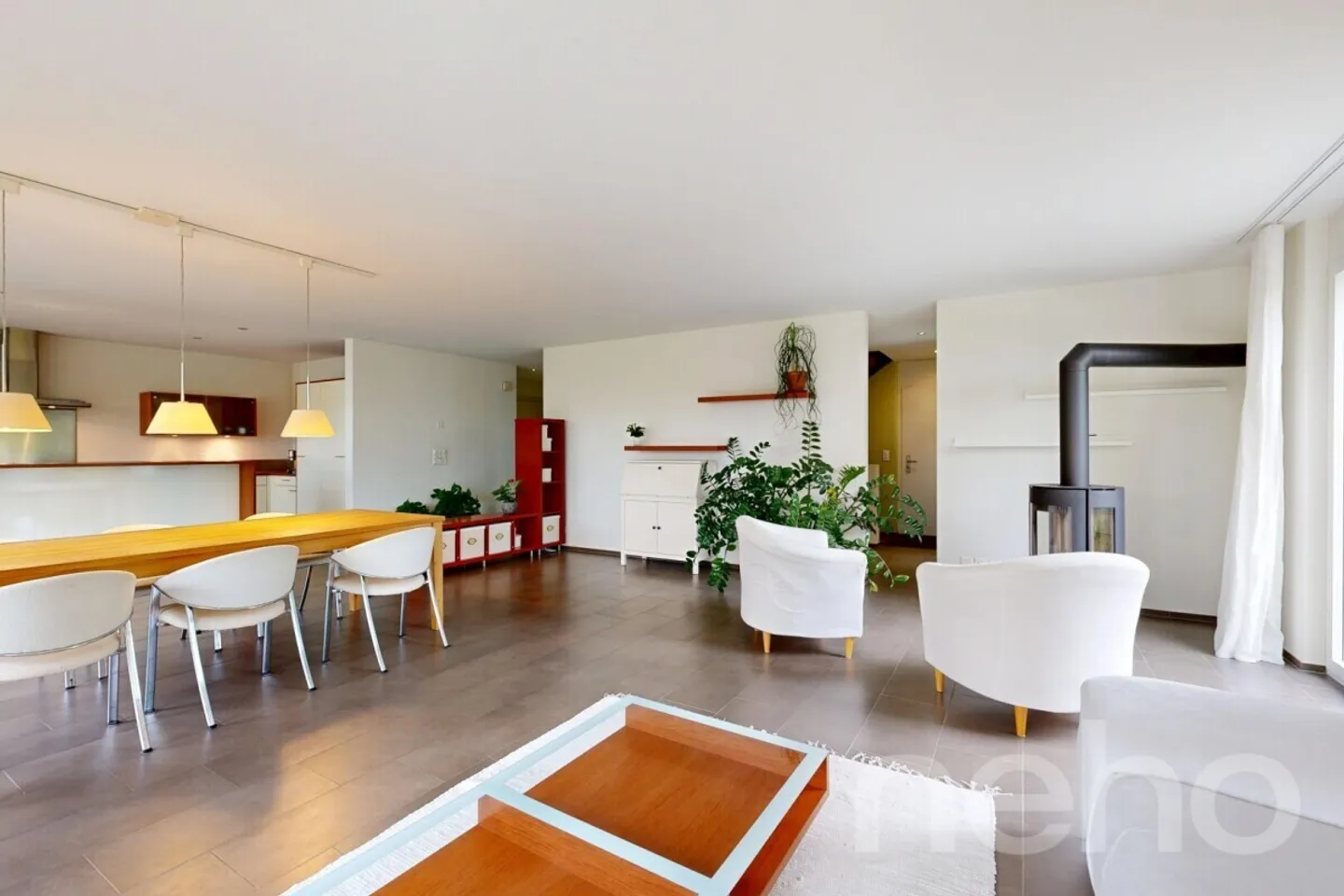 Spacious Single-Family Home in a Quiet Residential Area - Photo 2 of 12