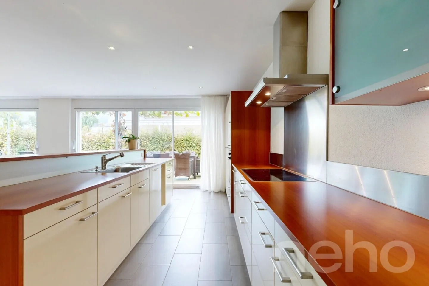 Spacious Single-Family Home in a Quiet Residential Area - Photo 3 of 12