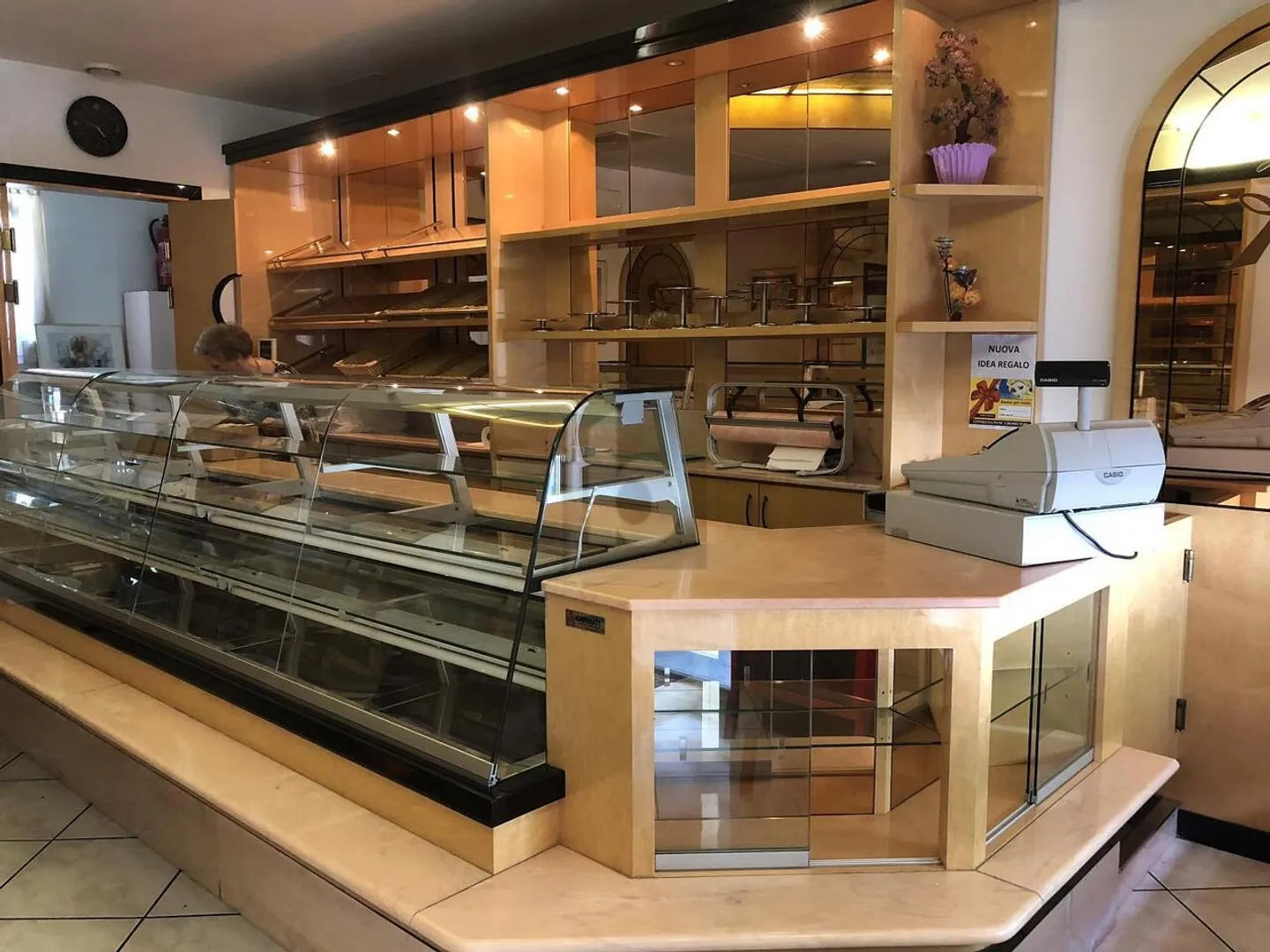 MAGASIN EN POSITION CENTRALE - Photo 3 sur 6