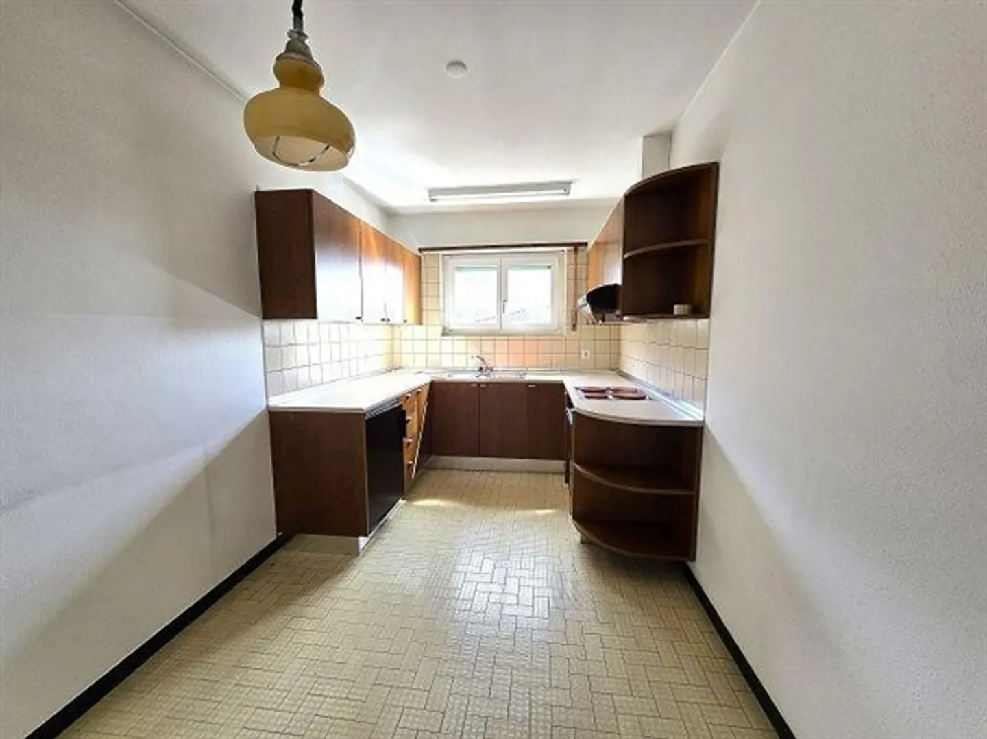 «Casa bifamiliare con app. di 3 e 4 locali con giardino con bella vista / 2-Familienhaus mit 3- und 4-Zimmer-Wohnungen an Aussichtslage» - Foto 12 di 20
