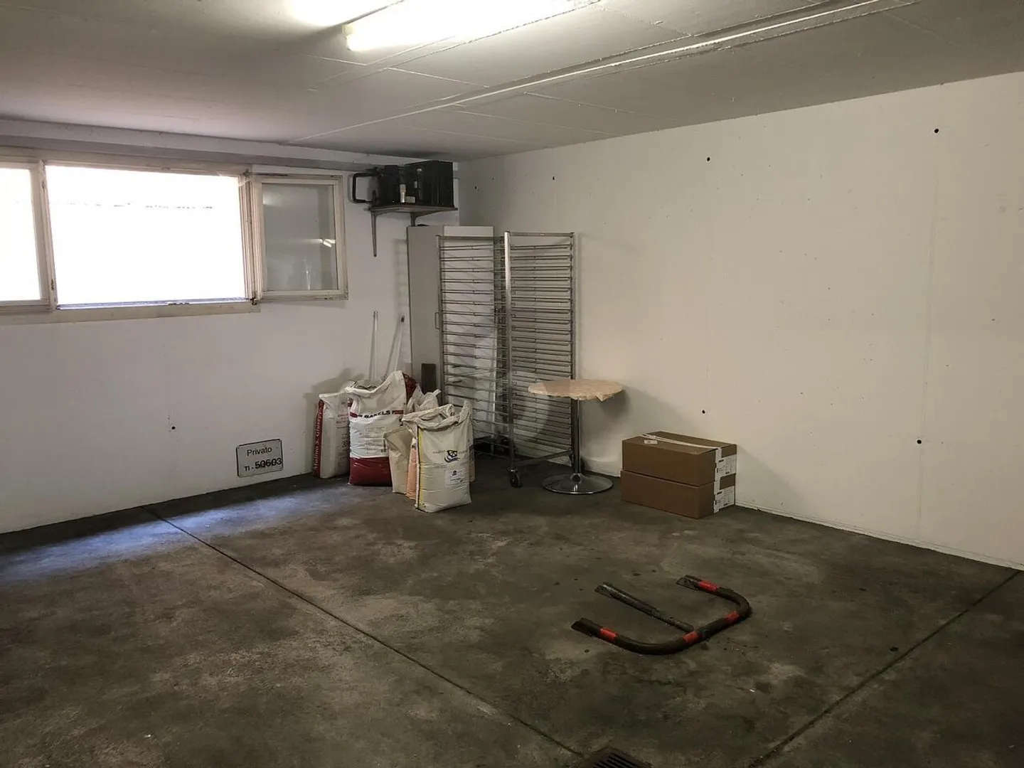 MAGASIN EN POSITION CENTRALE - Photo 5 sur 6