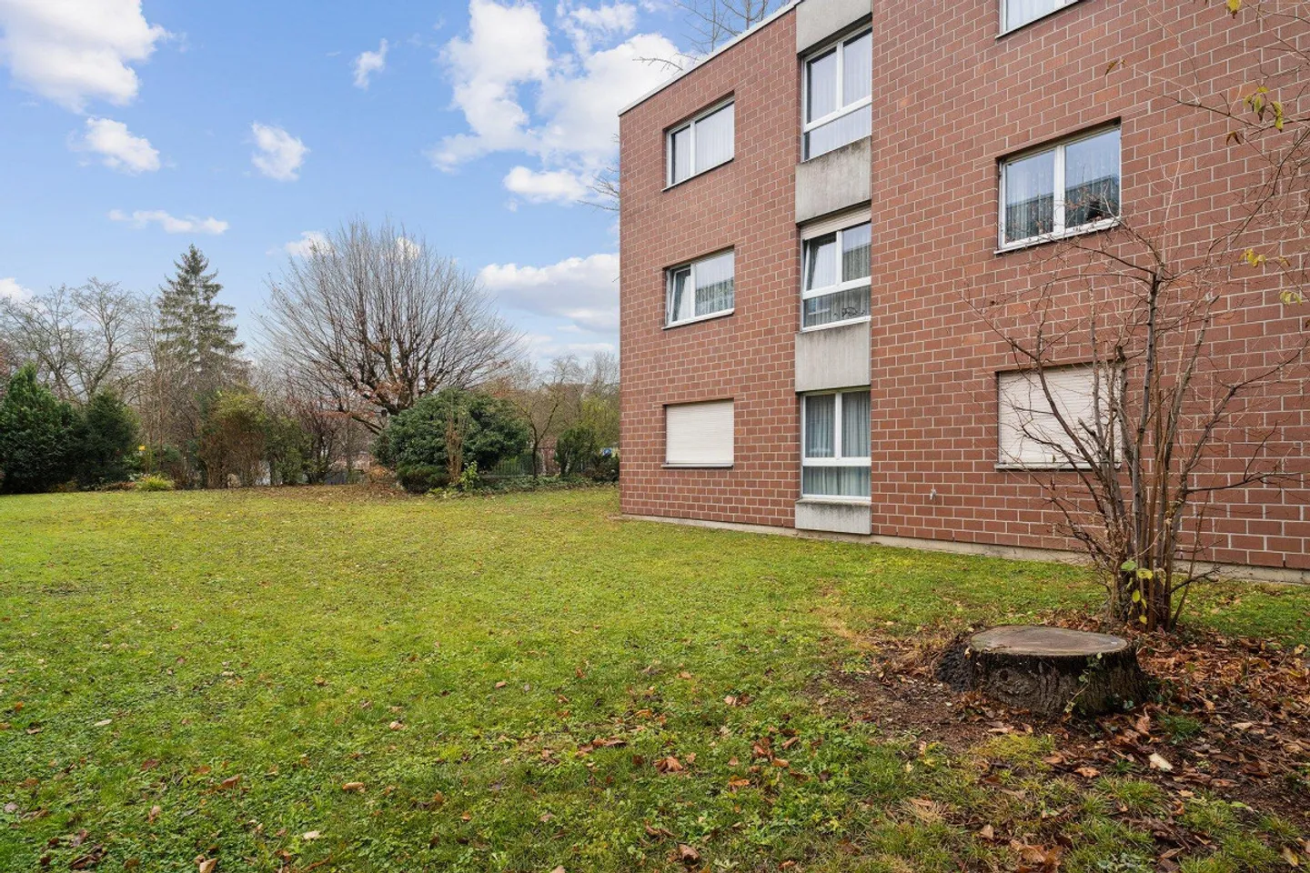 Tolle Dachwohnung  - Ausbauen nach eigenen Wünschen - Foto 2 von 11