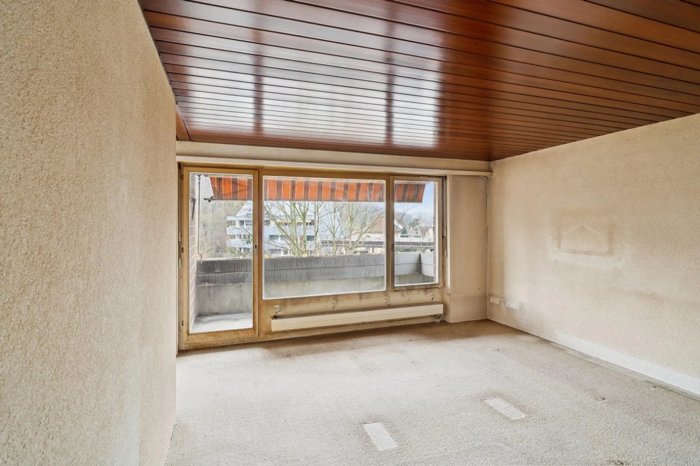 Tolle Dachwohnung  - Ausbauen nach eigenen Wünschen - Foto 4 von 11