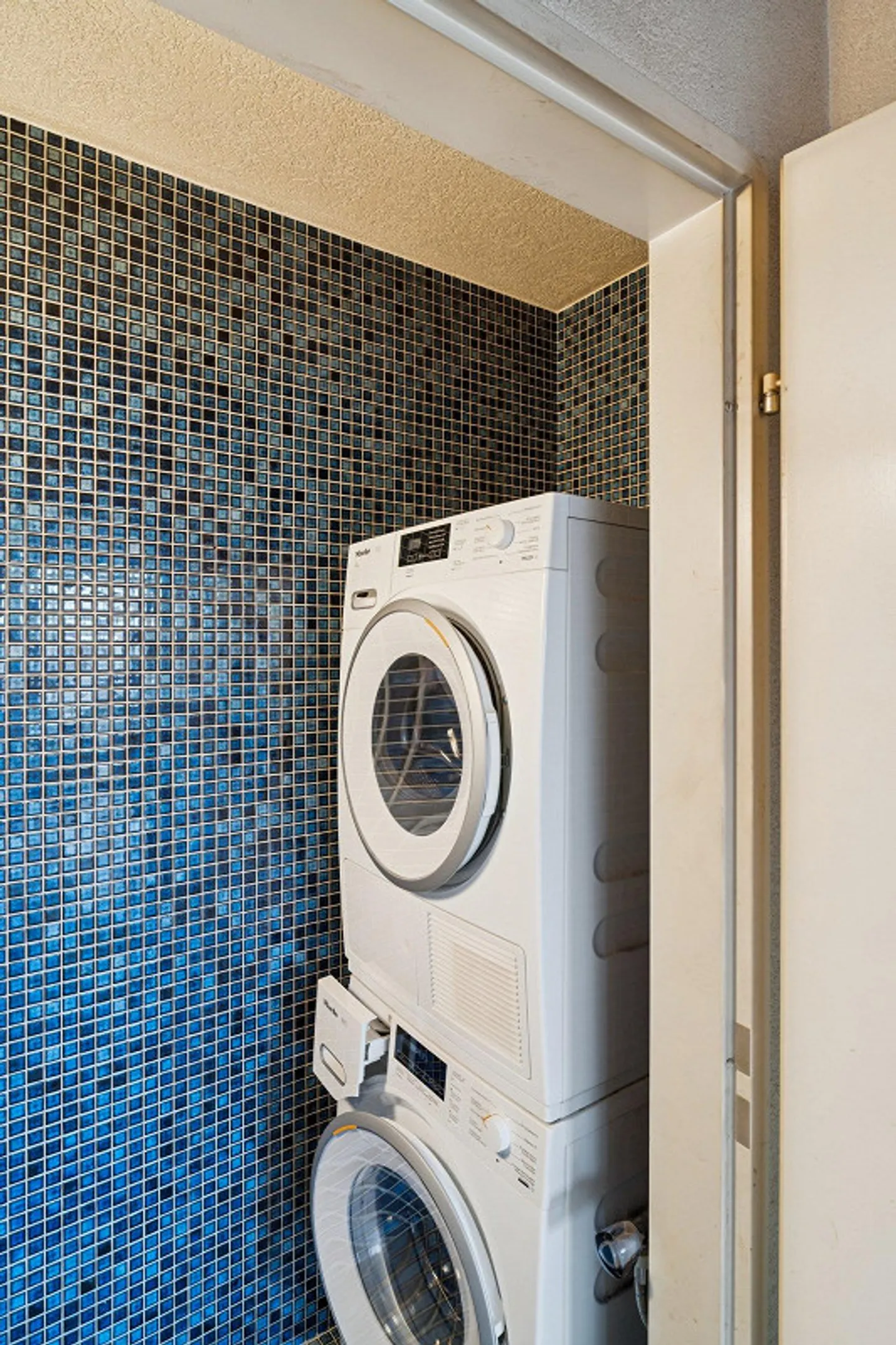 Tolle Dachwohnung  - Ausbauen nach eigenen Wünschen - Foto 9 von 11