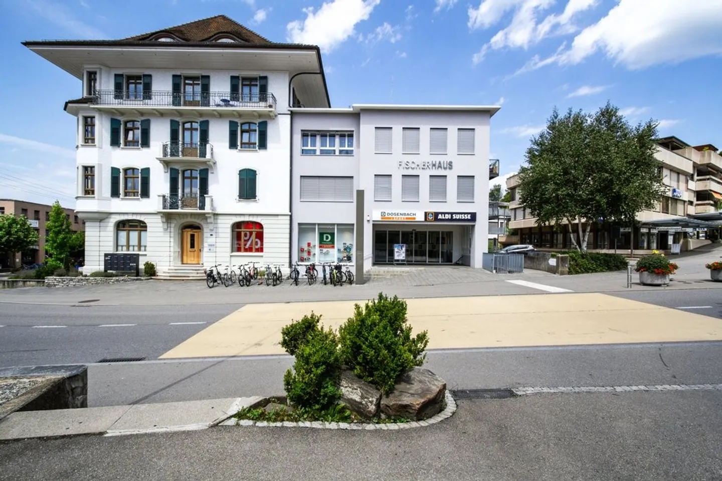 Appartamento moderno in posizione centrale - Foto 1 di 8