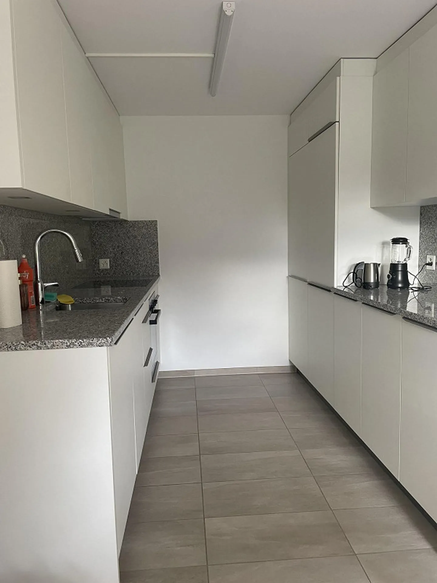 Appartamento spazioso con 2 camere - Foto 2 di 8