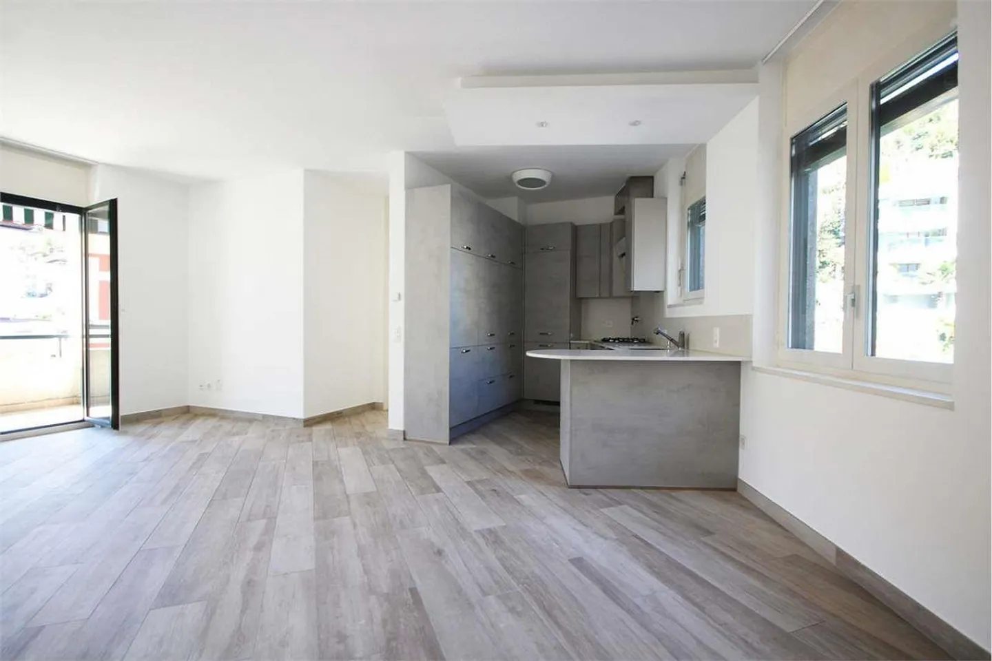 Lugano: renovated 3.5-room apartment with terrace - Photo 3 of 13