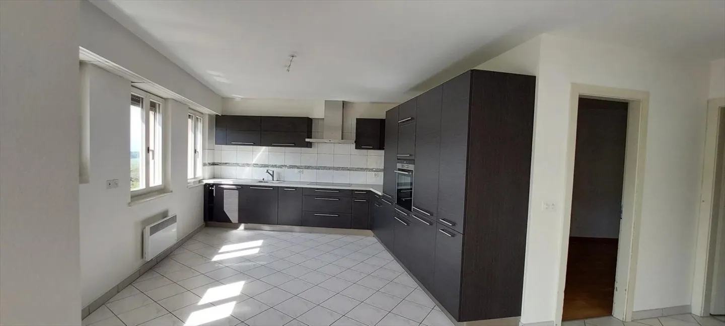6-room triplex villa with terrace and garden - Photo 3 of 13
