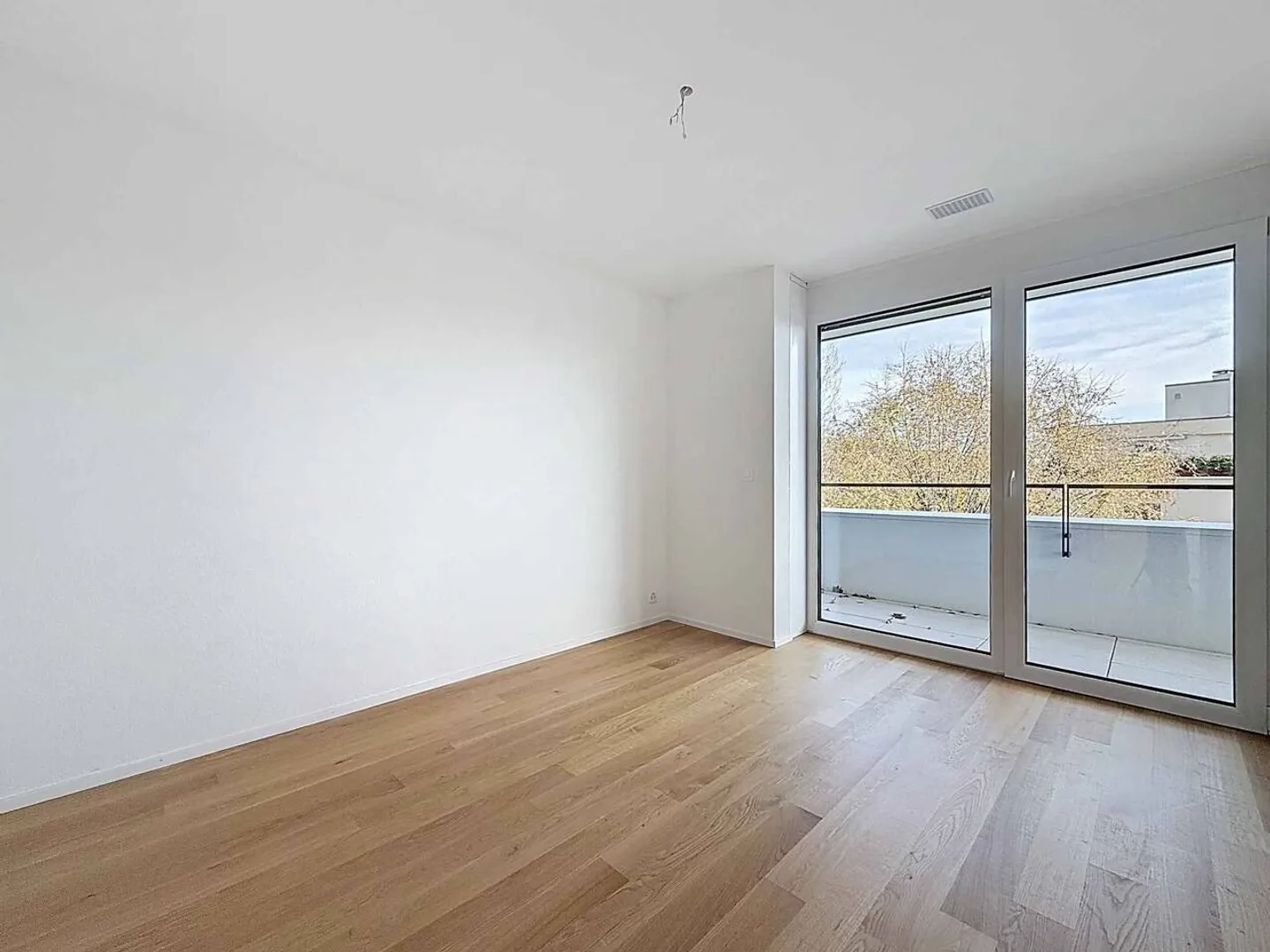 Luxurious 4.5 room corner apartment of 168m2 with 117m2 terrace on the 2nd floor - Photo 4 of 13