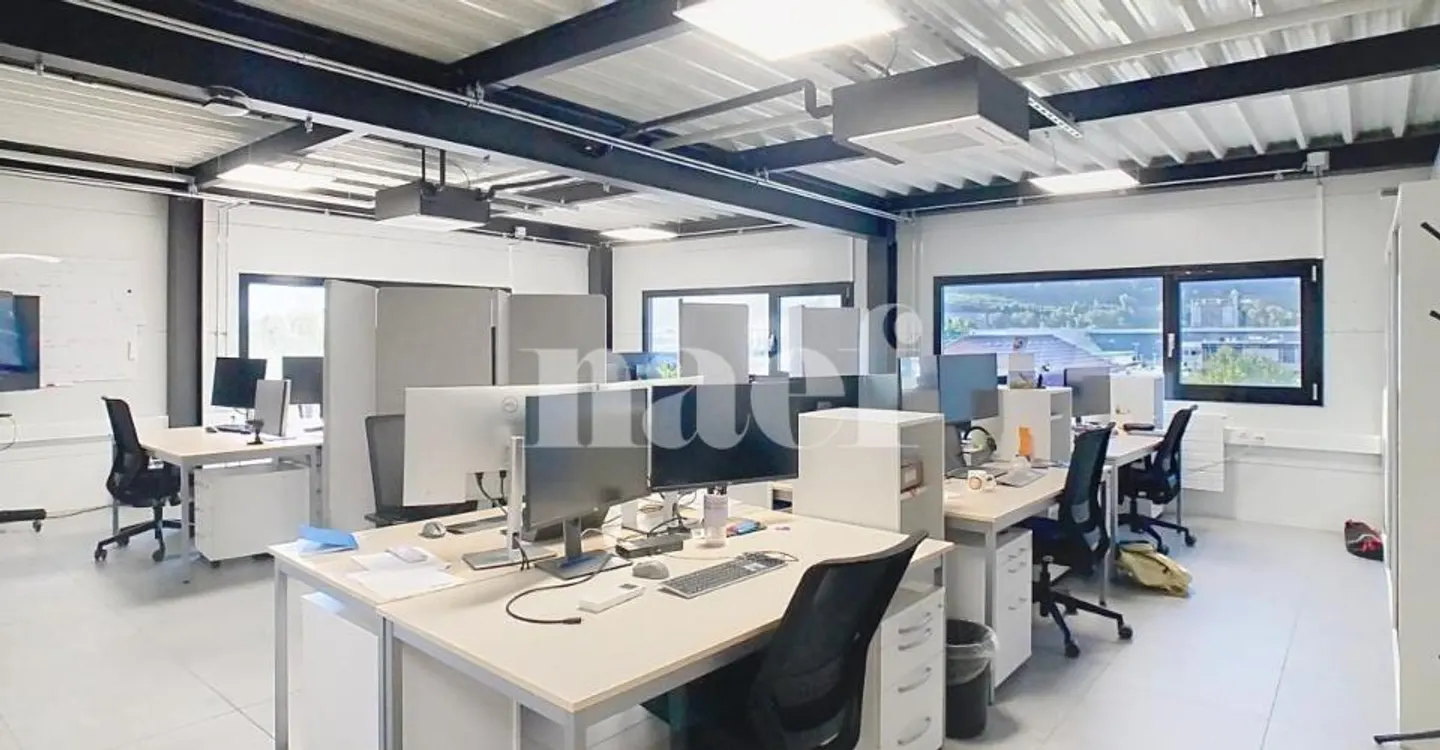 Offices of 130 m2 on the 2nd floor - Photo 3 of 4