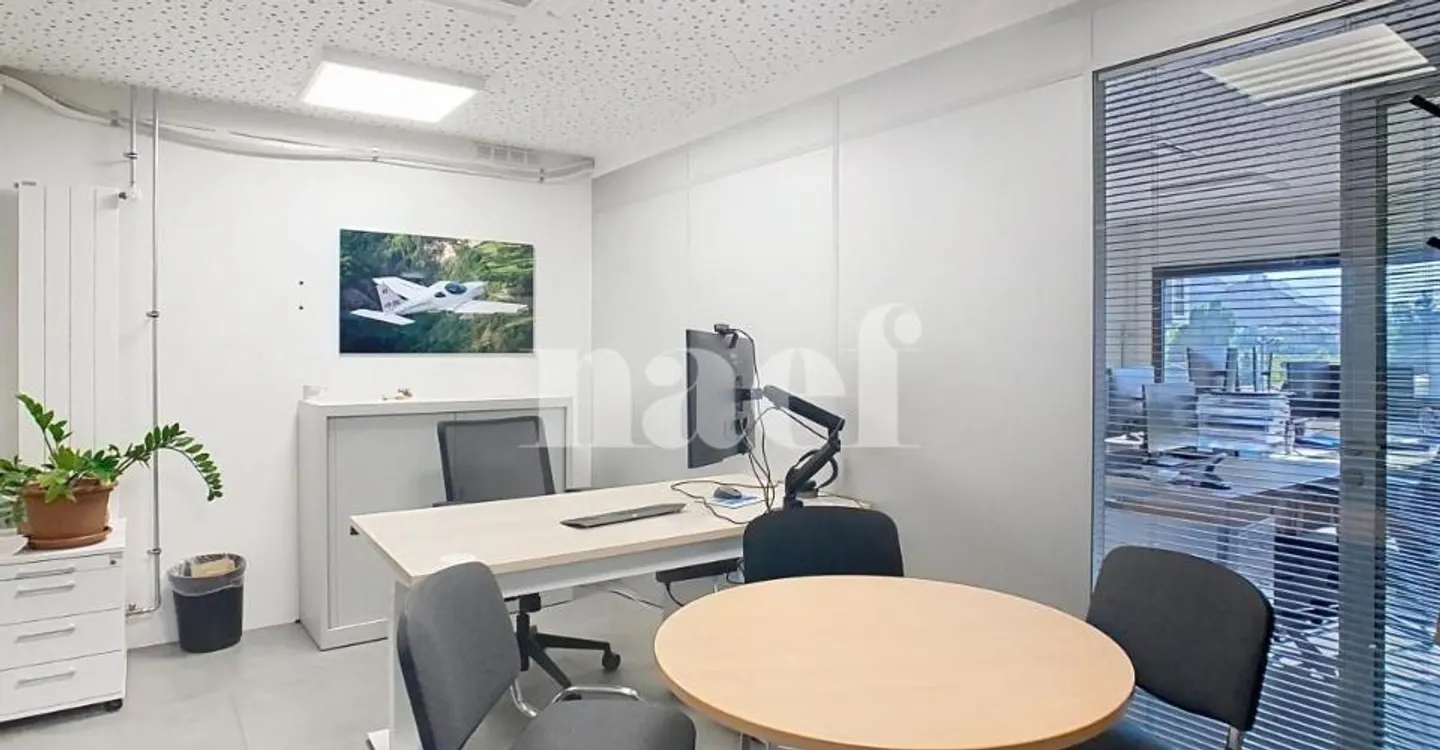 Offices of 130 m2 on the 2nd floor - Photo 4 of 4