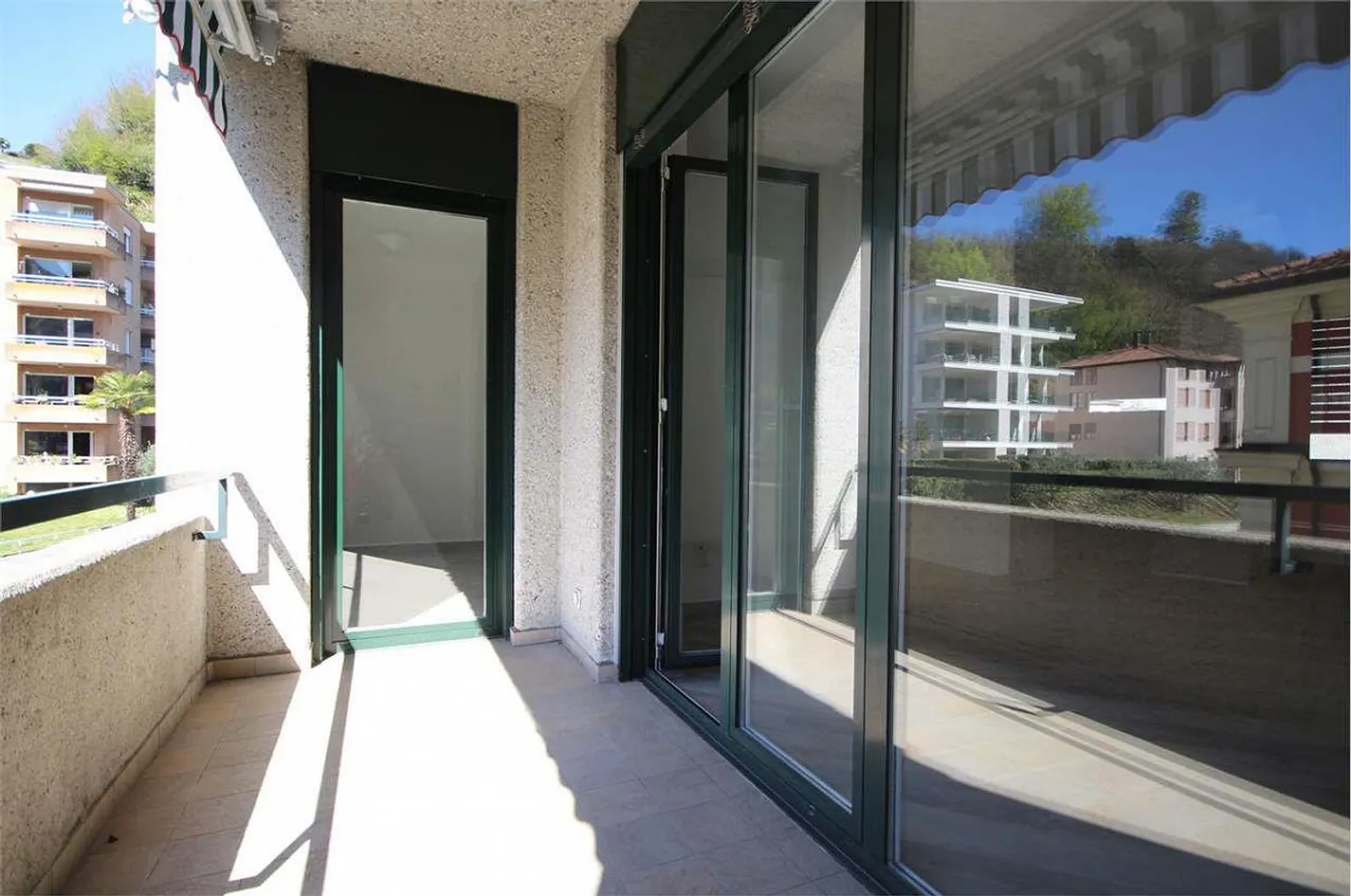 Lugano: renovated 3.5-room apartment with terrace - Photo 13 of 13