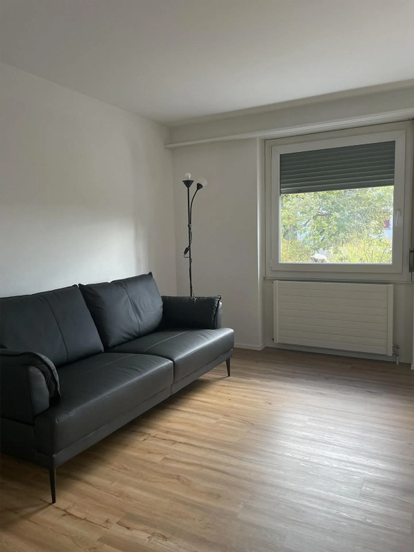 Appartamento spazioso con 2 camere - Foto 3 di 8