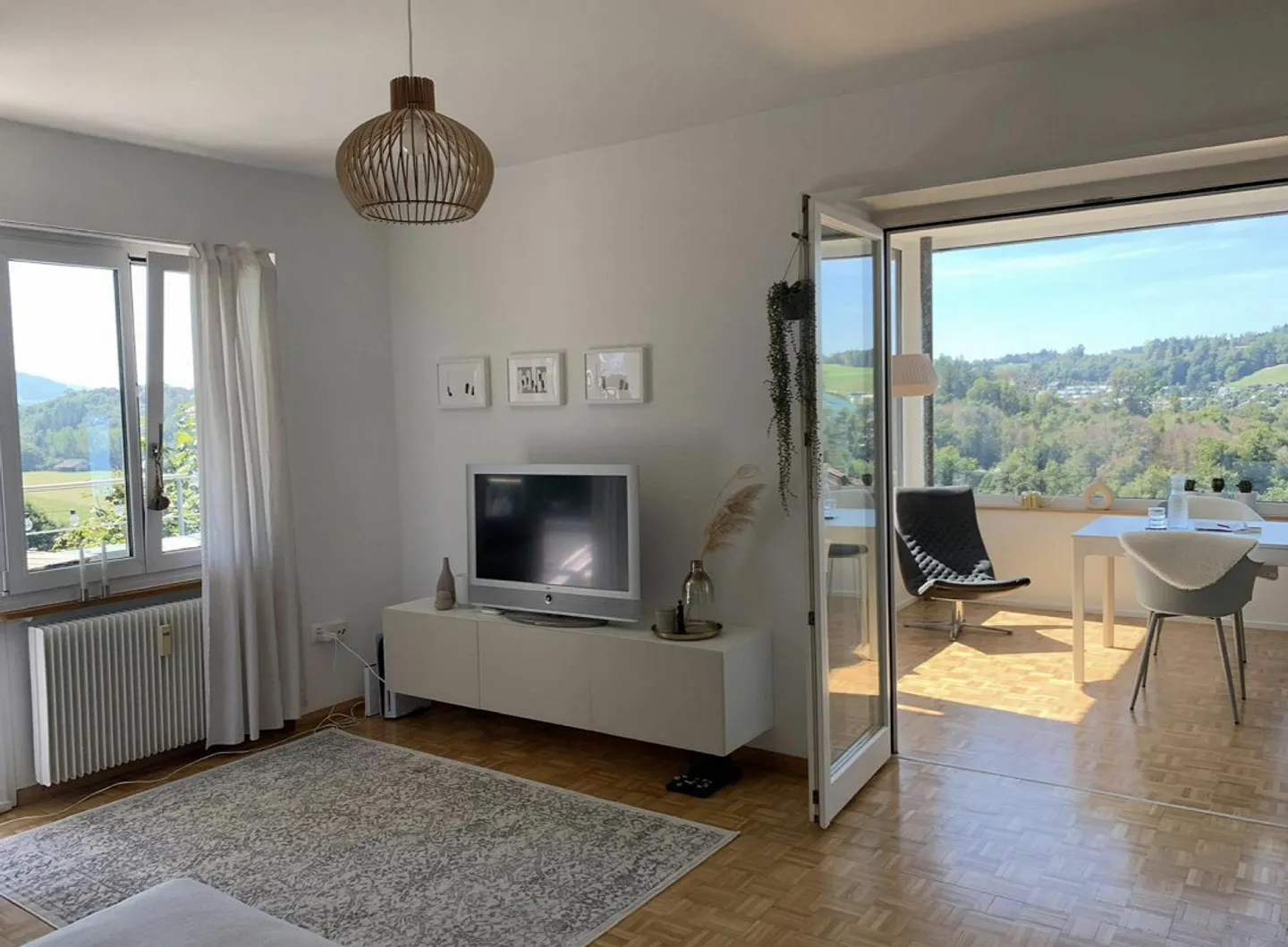 Charming 3.5-room apartment with beautiful view - Photo 8 of 11