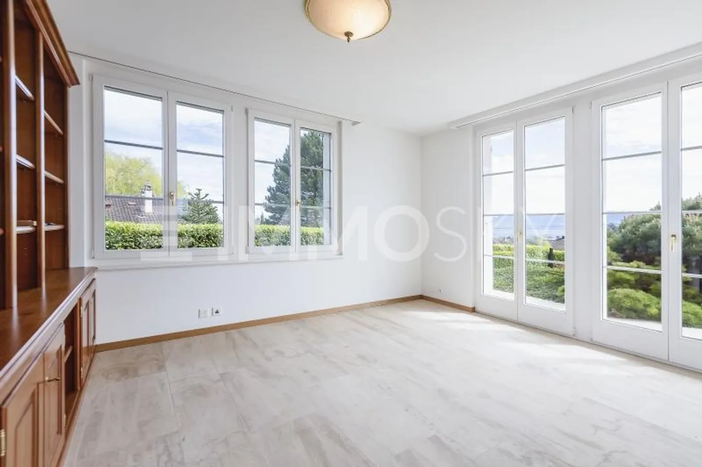 Extraordinary 12-Room House in the Heart of Mont-sur-Rolle - Photo 3 of 5